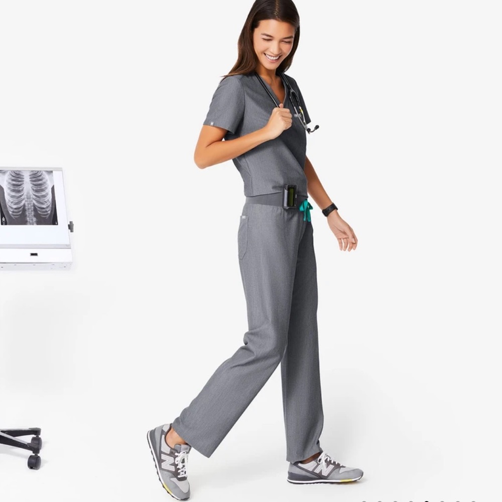 FIGS Graphite CATRINA scrub top XS. Preowned, used & loved. - Picture 3 of 4